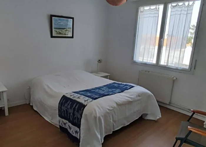 Villa La Nantaise De La *